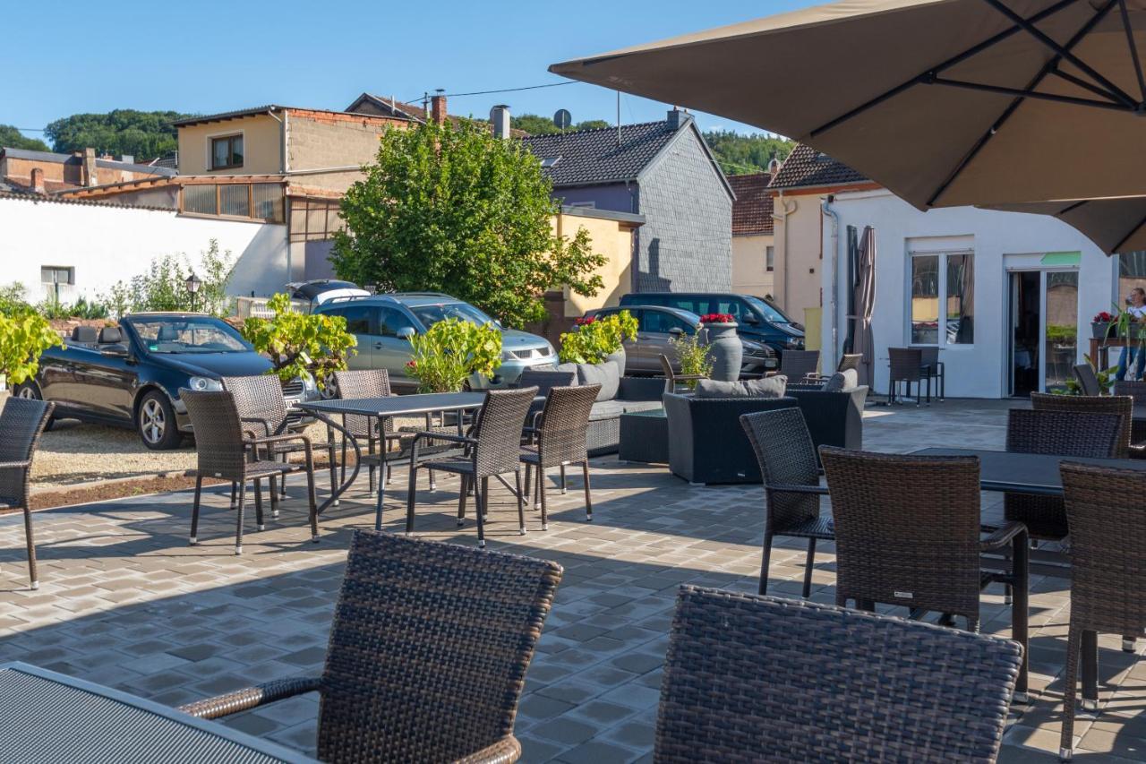 Hotel Mettlacher Hof Exterior photo